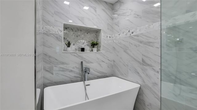 3100 NE 48th St PH18, Fort Lauderdale, FL 33308