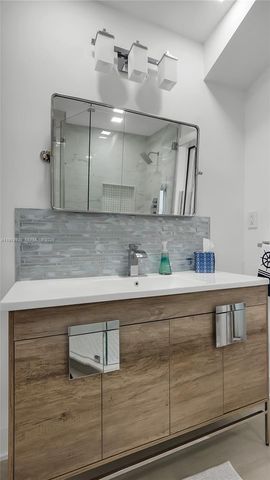 3100 NE 48th St PH18, Fort Lauderdale, FL 33308
