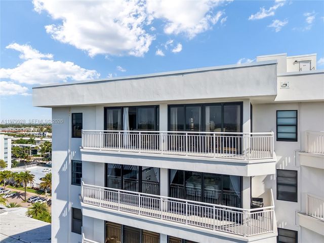 3100 NE 48th St PH18, Fort Lauderdale, FL 33308