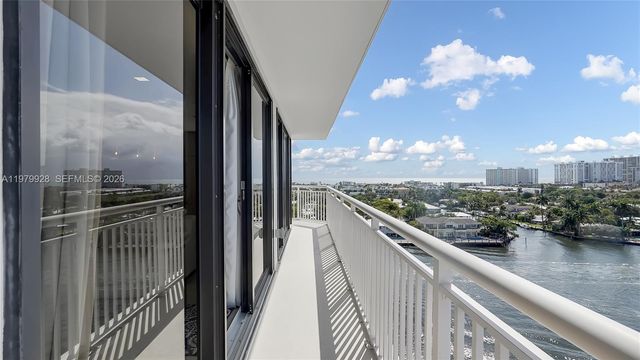 3100 NE 48th St PH18, Fort Lauderdale, FL 33308