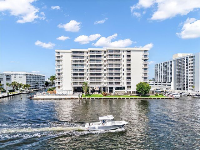 3100 NE 48th St PH18, Fort Lauderdale, FL 33308