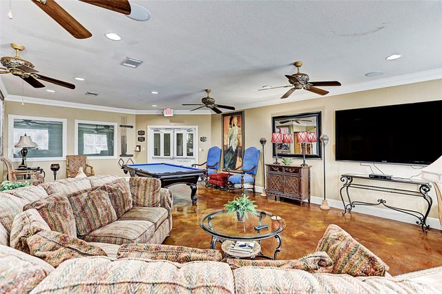 1711 Old Spanish Trail 142, Houston, TX 77054