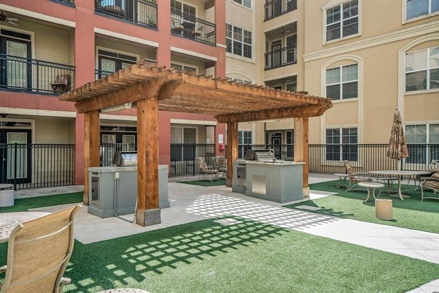 1711 Old Spanish Trail 142, Houston, TX 77054