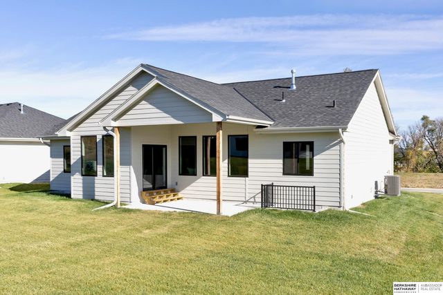 21229 Boyd Street, Omaha, NE 68022