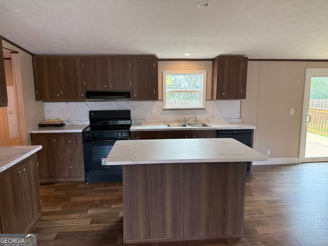 103 Skyland Drive E, Locust Grove, GA 30248