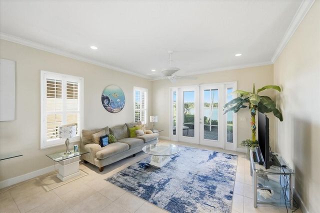 3336 Caracal Dr, Hutchinson Island, FL 34949