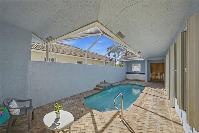 3336 Caracal Dr, Hutchinson Island, FL 34949