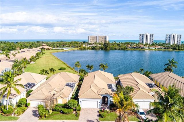 3336 Caracal Dr, Hutchinson Island, FL 34949