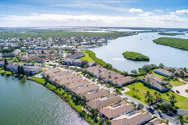 3336 Caracal Dr, Hutchinson Island, FL 34949