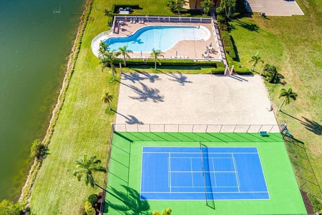 3336 Caracal Dr, Hutchinson Island, FL 34949