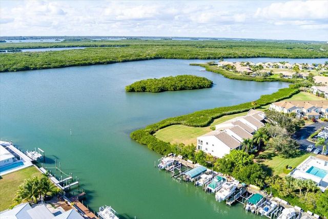 3336 Caracal Dr, Hutchinson Island, FL 34949