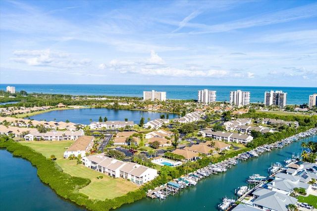 3336 Caracal Dr, Hutchinson Island, FL 34949