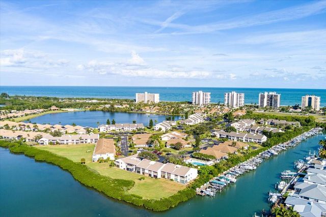 3336 Caracal Dr, Hutchinson Island, FL 34949