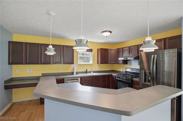 182 Elizabeth Pky, Akron, OH 44304