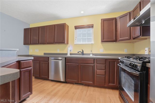 182 Elizabeth Pky, Akron, OH 44304