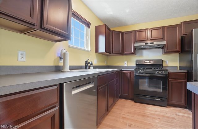 182 Elizabeth Pky, Akron, OH 44304