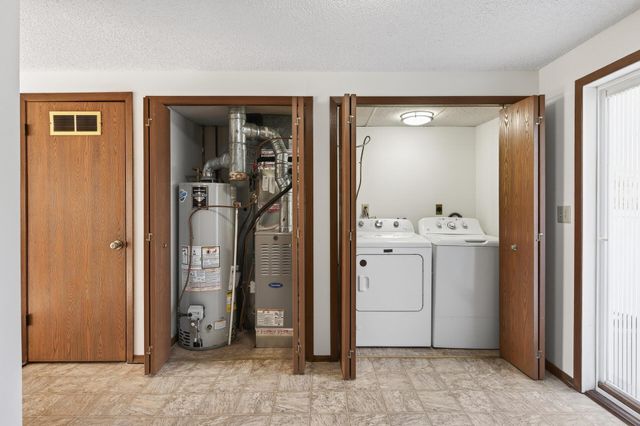 1496 Granada Avenue N, Oakdale, MN 55128