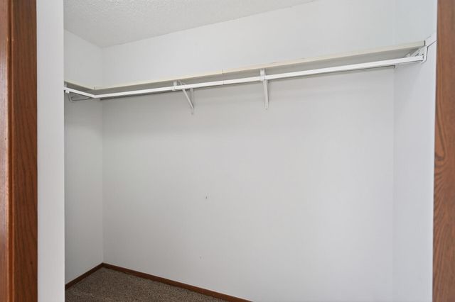 1496 Granada Avenue N, Oakdale, MN 55128