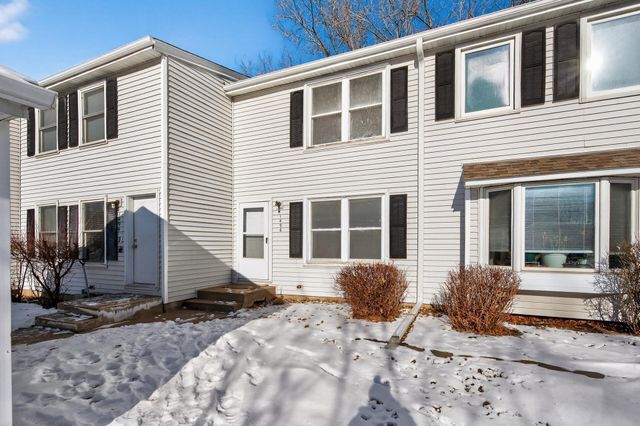 1496 Granada Avenue N, Oakdale, MN 55128