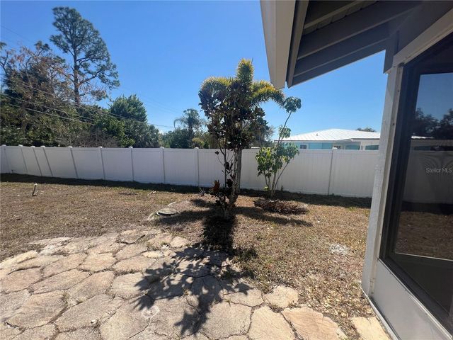 449 SKYLARK LANE NW, Port Charlotte, FL 33952