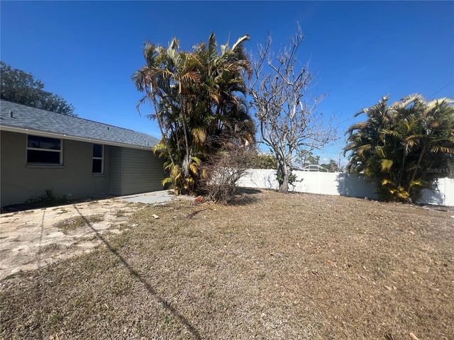 449 SKYLARK LANE NW, Port Charlotte, FL 33952