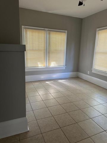 221 N JULIA AVENUE, Deland, FL 32720