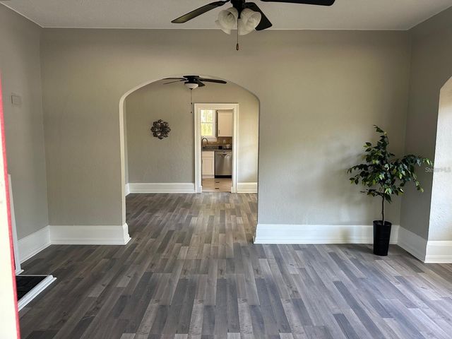 221 N JULIA AVENUE, Deland, FL 32720