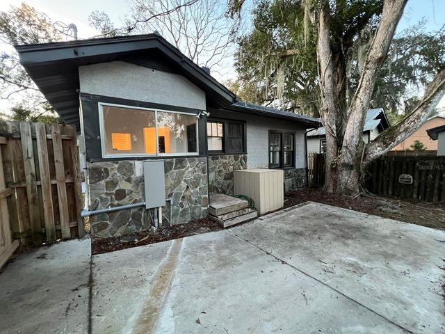 221 N JULIA AVENUE, Deland, FL 32720