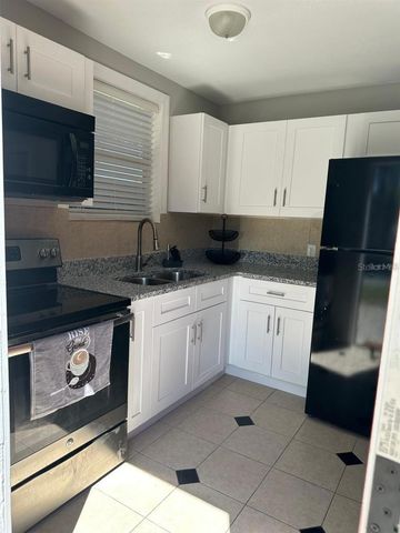 221 N JULIA AVENUE, Deland, FL 32720
