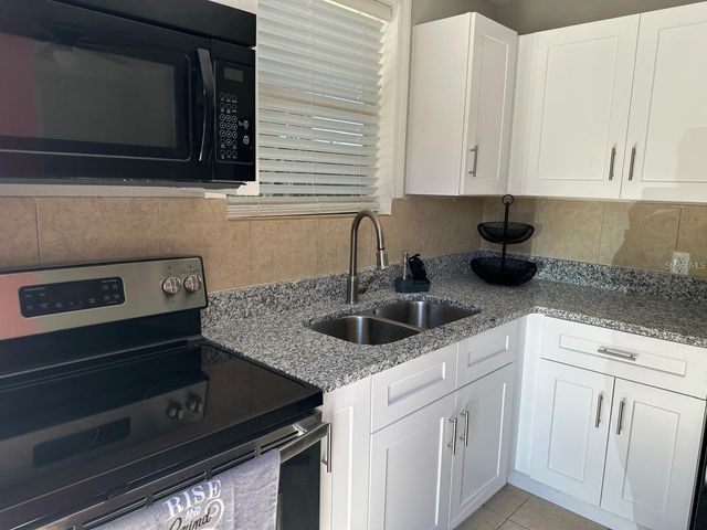 221 N JULIA AVENUE, Deland, FL 32720