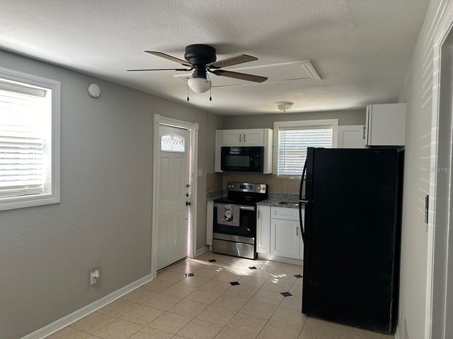 221 N JULIA AVENUE, Deland, FL 32720