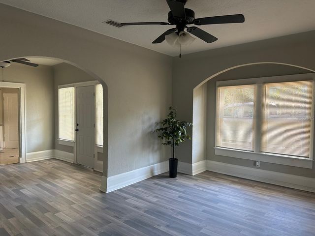 221 N JULIA AVENUE, Deland, FL 32720