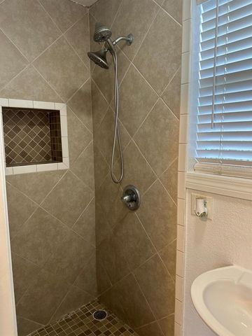 221 N JULIA AVENUE, Deland, FL 32720