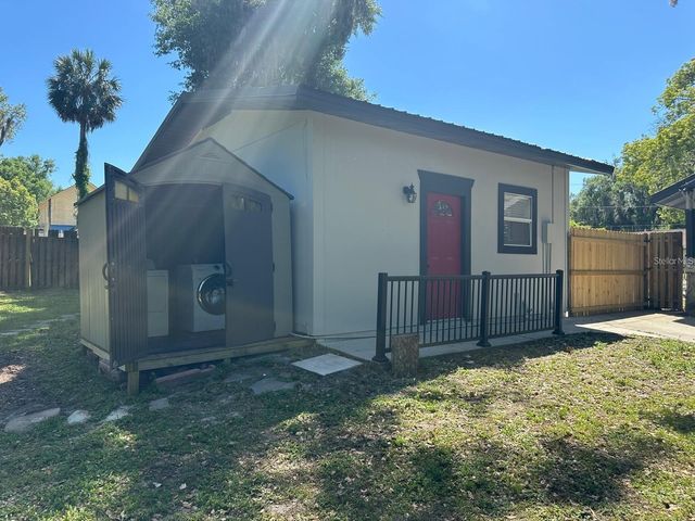 221 N JULIA AVENUE, Deland, FL 32720
