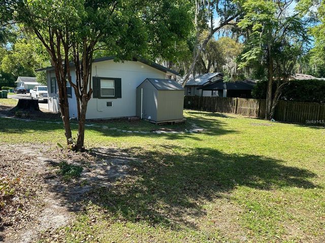 221 N JULIA AVENUE, Deland, FL 32720