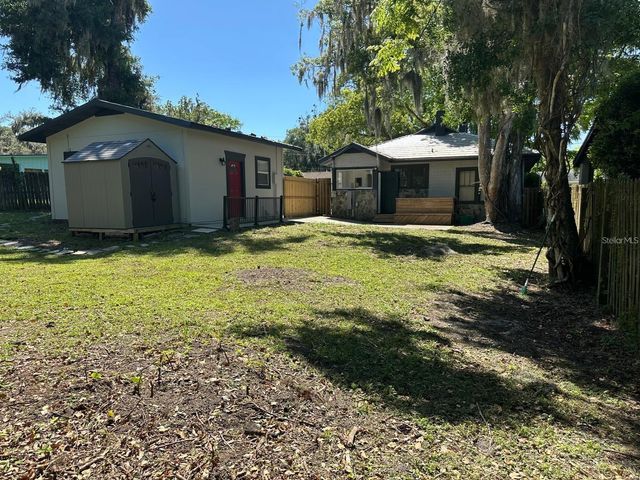 221 N JULIA AVENUE, Deland, FL 32720