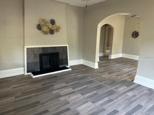 221 N JULIA AVENUE, Deland, FL 32720