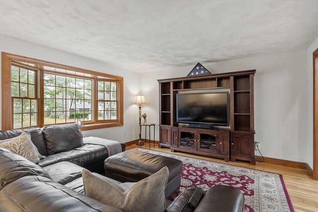 9 Donald Road, Billerica, MA 01821