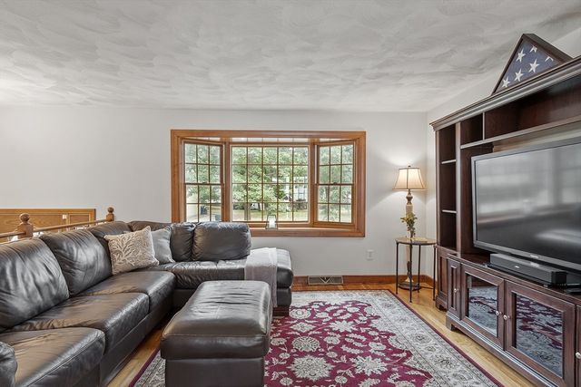 9 Donald Road, Billerica, MA 01821