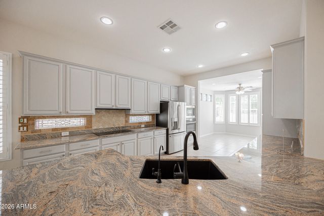 4652 E DONATO Drive, Gilbert, AZ 85298
