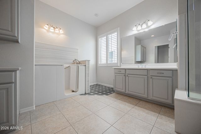 4652 E DONATO Drive, Gilbert, AZ 85298