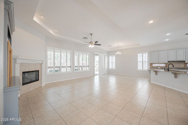 4652 E DONATO Drive, Gilbert, AZ 85298