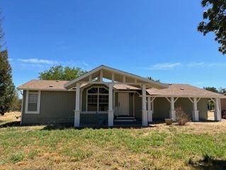 10293 Candy Cane Lane, Redding, CA 96003