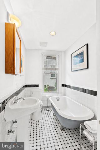 5213 CATHEDRAL AVE NW, Washington, DC 20016