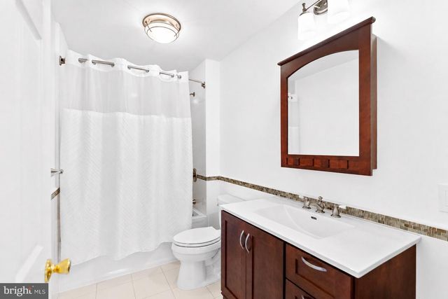 5213 CATHEDRAL AVE NW, Washington, DC 20016