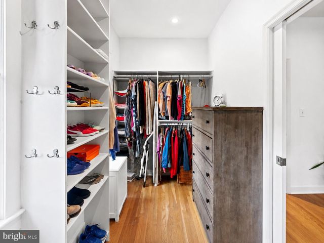 5213 CATHEDRAL AVE NW, Washington, DC 20016