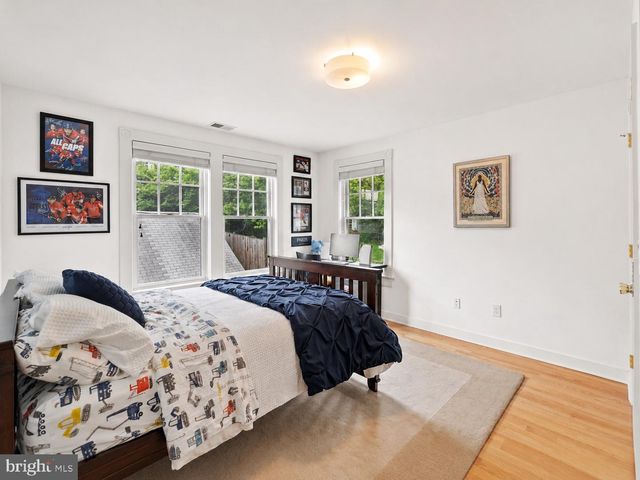 5213 CATHEDRAL AVE NW, Washington, DC 20016