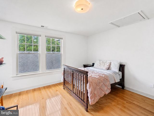 5213 CATHEDRAL AVE NW, Washington, DC 20016