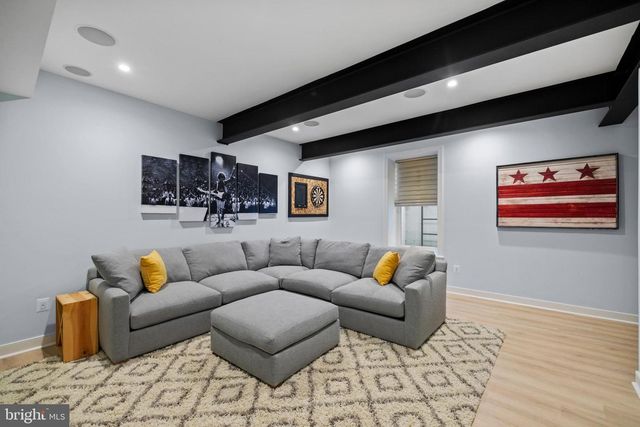 5213 CATHEDRAL AVE NW, Washington, DC 20016