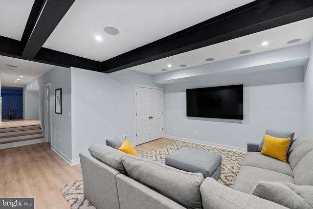 5213 CATHEDRAL AVE NW, Washington, DC 20016